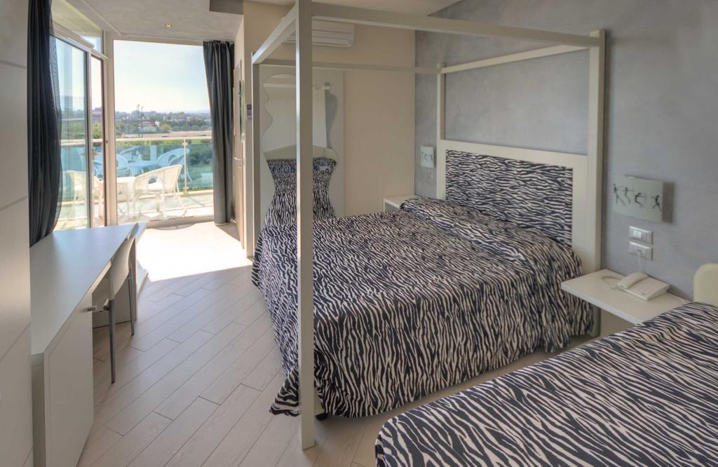 Sydney 3*